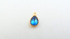 hanger druppel 13x8mm blauw /goud ( per stuk )