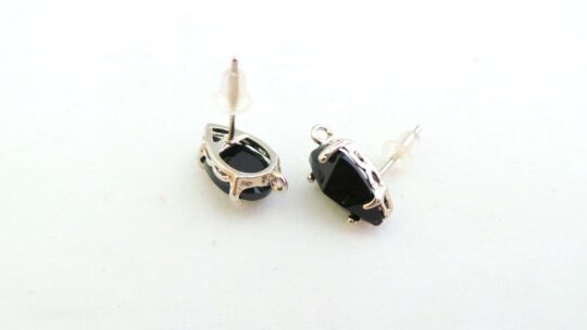 oorsteker crystal druppel met oogje 8x14mm black/zilver ( per stuk )